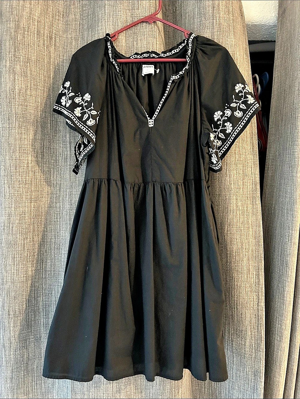 Old Navy Embroidered Mini Swing Dress Black & White Medium with pockets